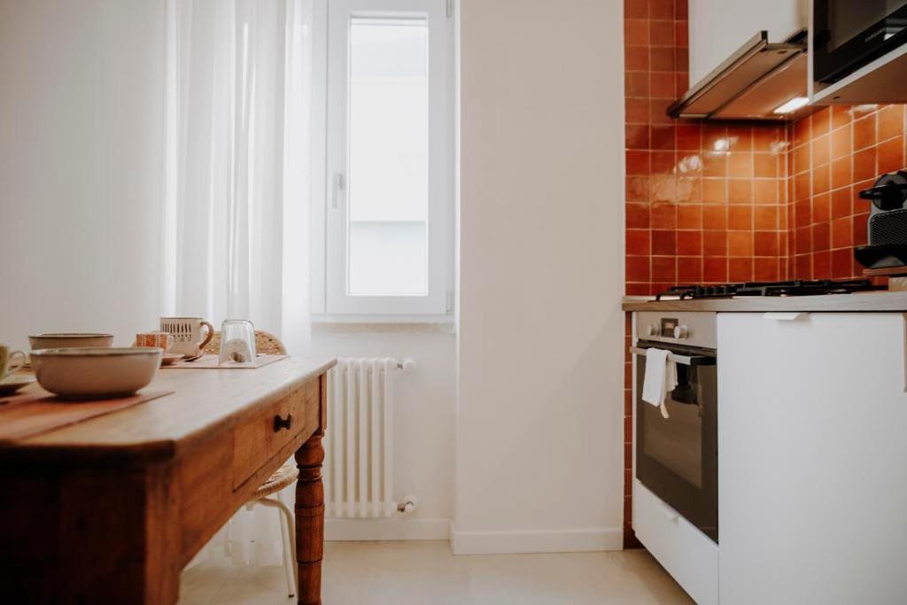 Petrarca17 Guest House A Due Passi Dal Mare 泰拉奇纳 外观 照片