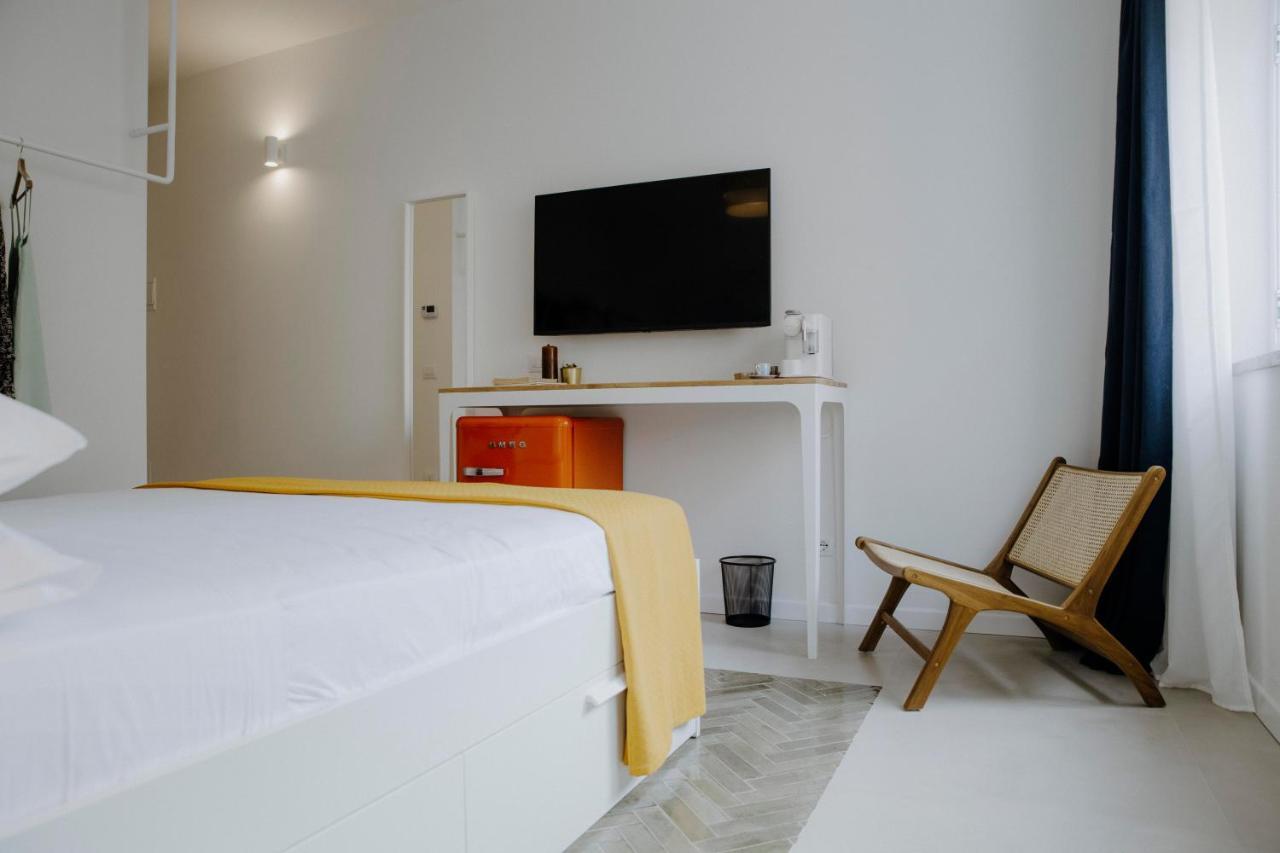 Petrarca17 Guest House A Due Passi Dal Mare 泰拉奇纳 外观 照片