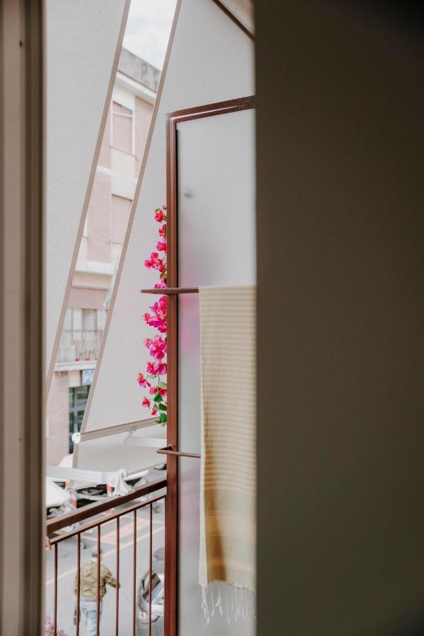 Petrarca17 Guest House A Due Passi Dal Mare 泰拉奇纳 外观 照片